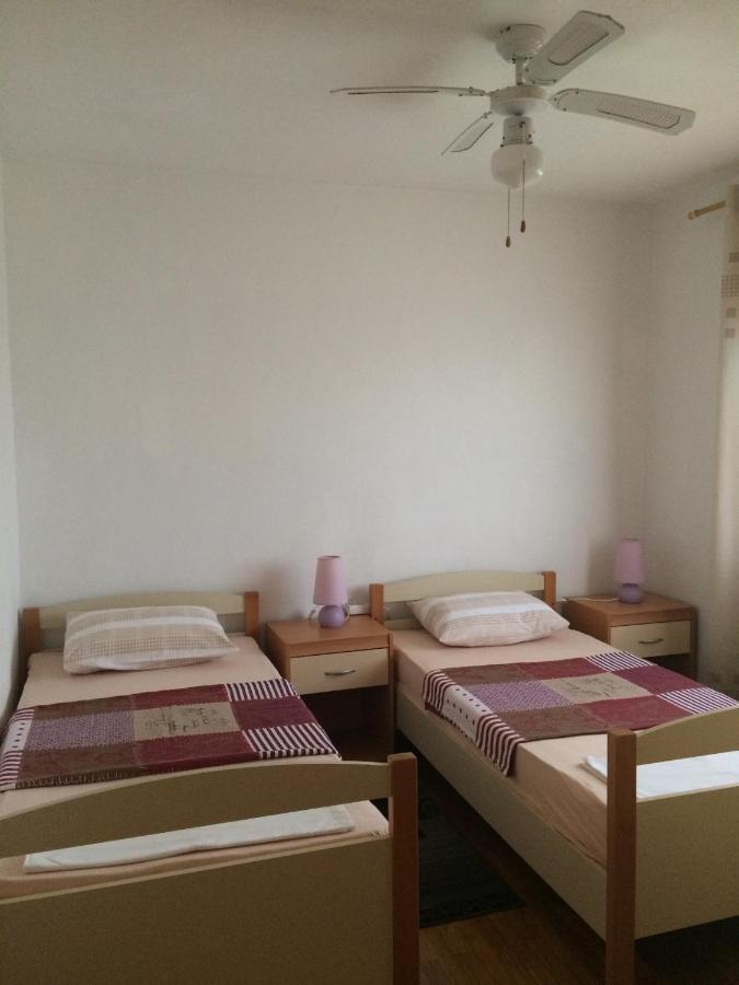 Apartments Tomovic Lumbarda Exterior foto