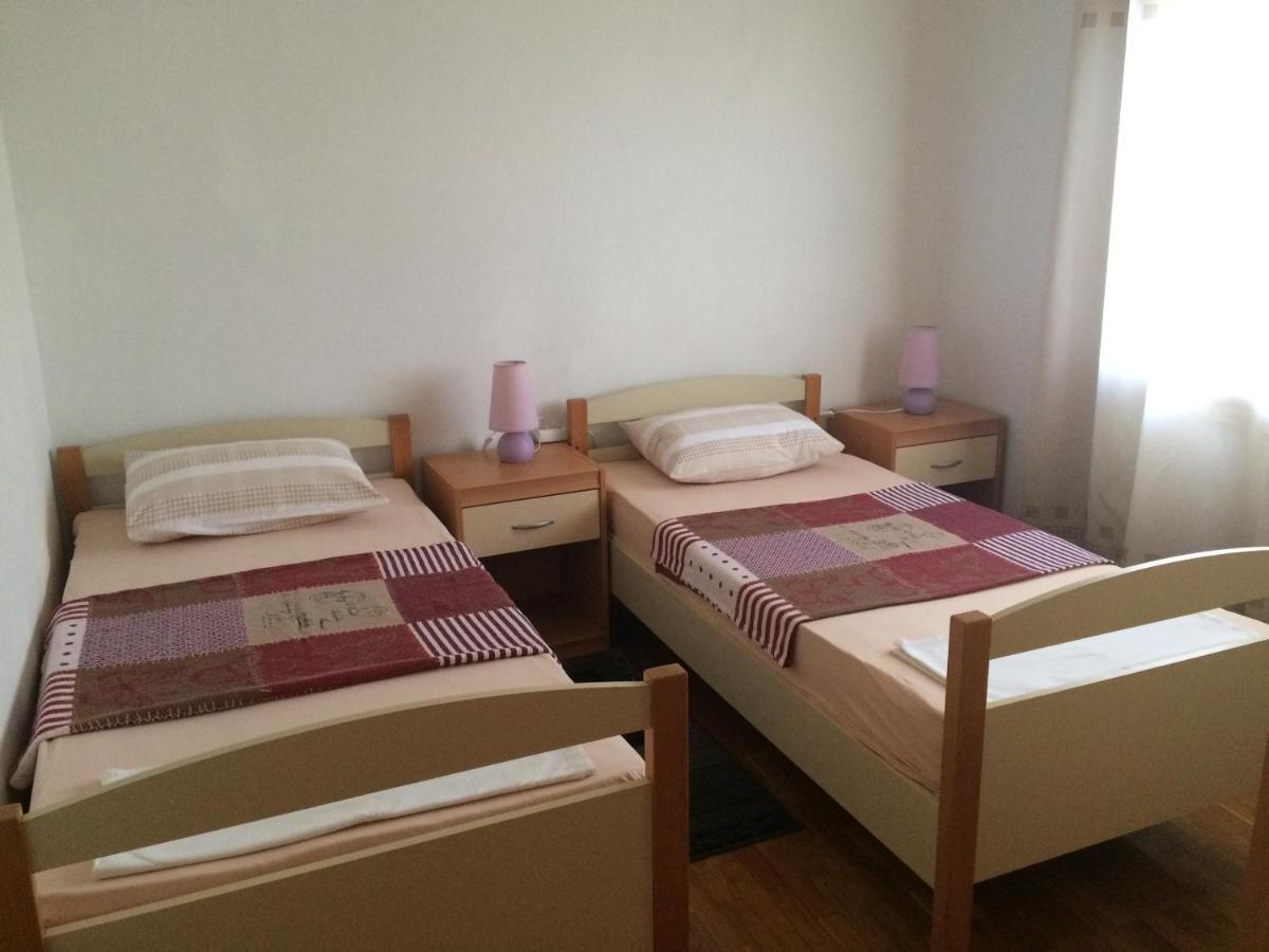 Apartments Tomovic Lumbarda Exterior foto